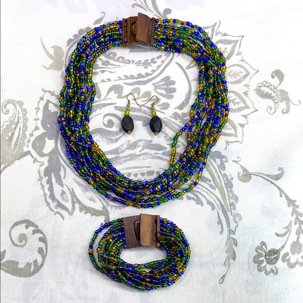 Aneka‎ glass beads necklace set